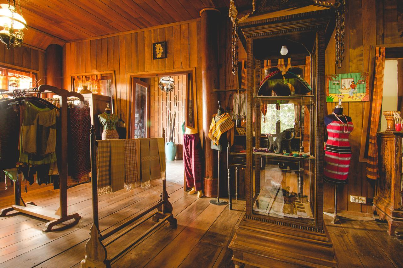 Terres Rouges Lodge Banlung Exteriör bild